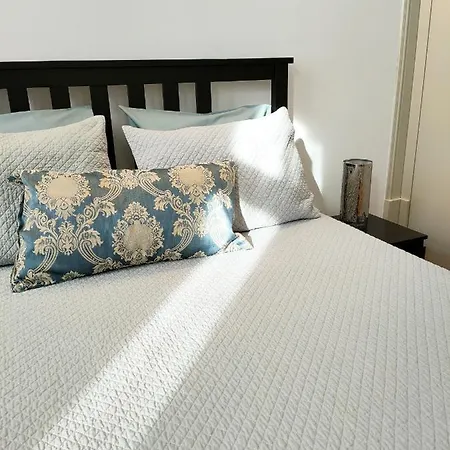 Unique - With Private Patio Daire *