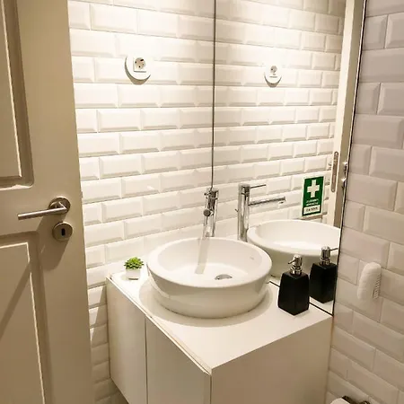 Unique - With Private Patio Daire Porto