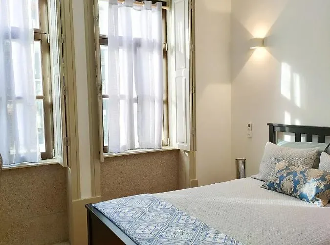 Unique - With Private Patio * Порту