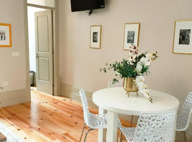 Unique - With Private Patio * Oporto